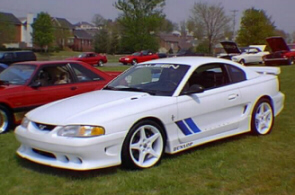 saleen3.jpg (46673 bytes)